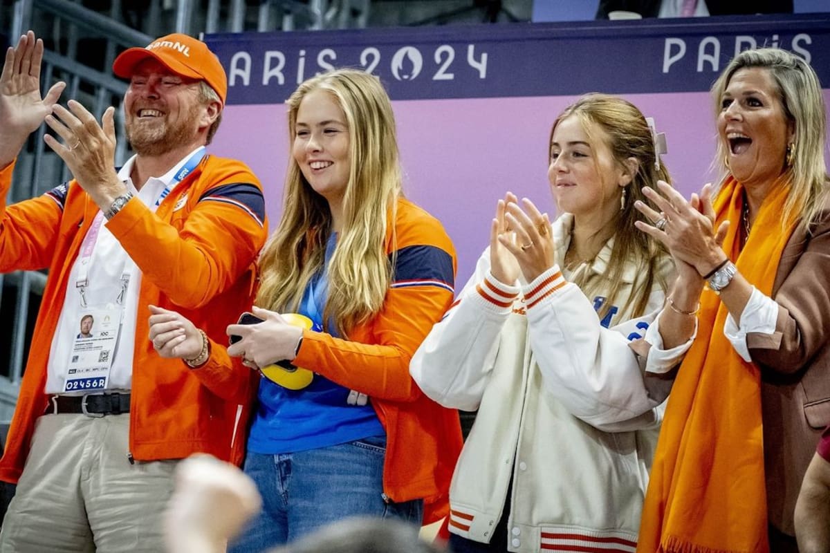 De izq. a der.: El rey Guillermo, las princesas Amalia y Alexia y la reina Máxima apoyaron a Países Bajos durante los Juegos Olímpicos