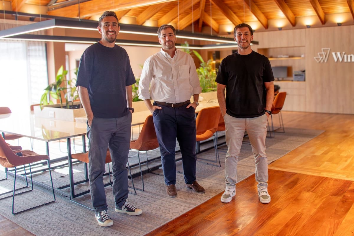 De izquiera a derecha: Mariano Saenz (CEO) Gonzalo Olmedo (CFO) y Leandro Santos (VP de Creative Studio) en Winclap