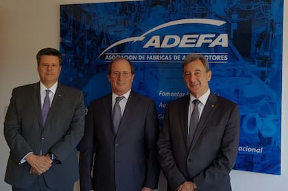 Federico Ovejero, a la izquierda, en una reunión de Adefa