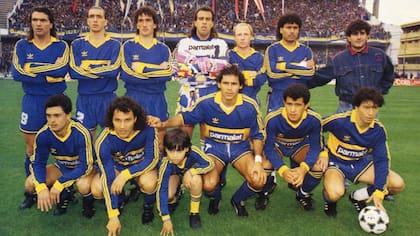 De izquierda a derecha, la formación de Boca en el Apertura 1991. Arriba: Blas Giunta, Alejandro Giuntini, Víctor Marchesini, Carlos Navarro Montoya, Carlos Mac Allister, José Luis Villarreal. Abajo: Diego Soñora, Alberto Márcico, Roberto Cabañas, Gustavo Neffa y Carlos Tapia
