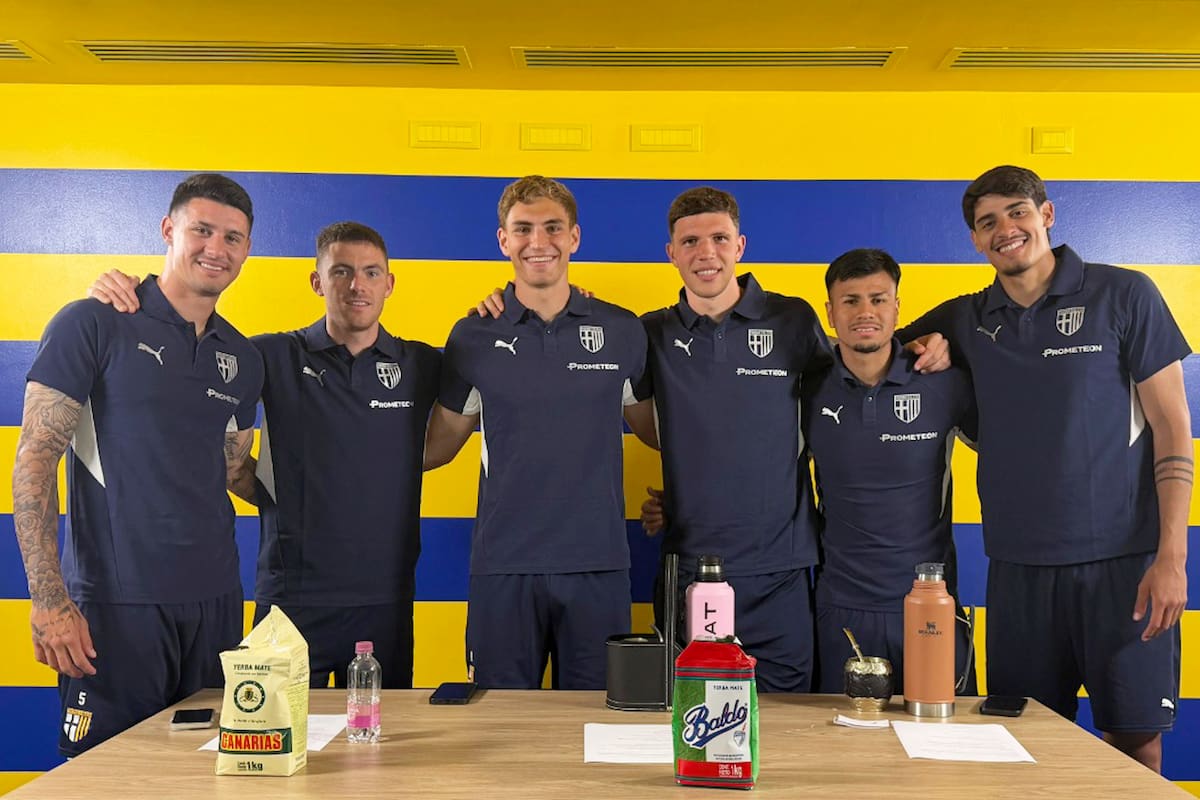 De izquierda a derecha: Lautaro Valenti, Nahuel Estévez, Mateo Pellegrino, Franco Carboni, Christian Ordóñez y Mariano Troilo, los seis argentinos en Parma