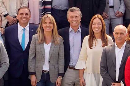 De izquierda a derecha, Luis Otero, Gladys González, Mauricio Macri, María Eugenia Vidal y Daniel Salvador