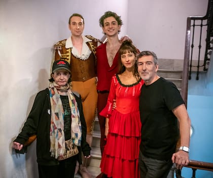 De izquierda a derecha: Marcia Haydée, Federico Fernández, Valentín Batista, Natalia Pelayo y Julio Bocca