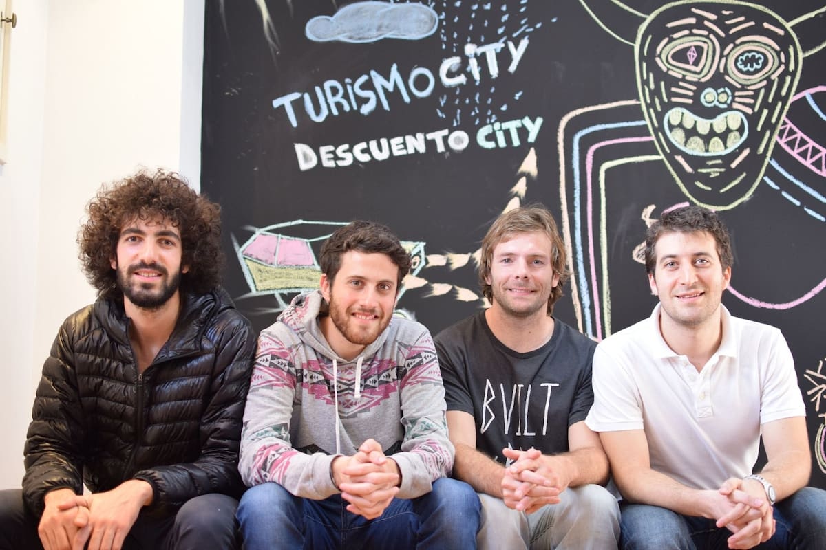 De izquierda a derecha: Martín, Julián, Eugenio y Andrés, los creadores de Turismocity