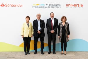 Rectores y personalidades de la educación se reúnen para debatir vínculos entre la universidad y el progreso de la sociedad