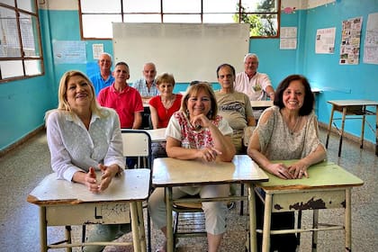De izquierda a derecha, primera fila: Maria de las Mercedes Ruiz, Teresita Medina y Marta Godon; segunda fila: Eduardo Rainieri, Rocio Ginzo y Carlos Dellia; tercera fila: Enrique Cornu, Arturo Pellegrini y Manuel Rajovitzky