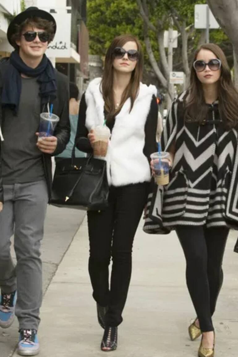 De izquierda a derecha, Taissa Farmiga, Israel Broussard, Emma Watson, Katie Chang y Claire Julien en la película 'The Bling Ring'