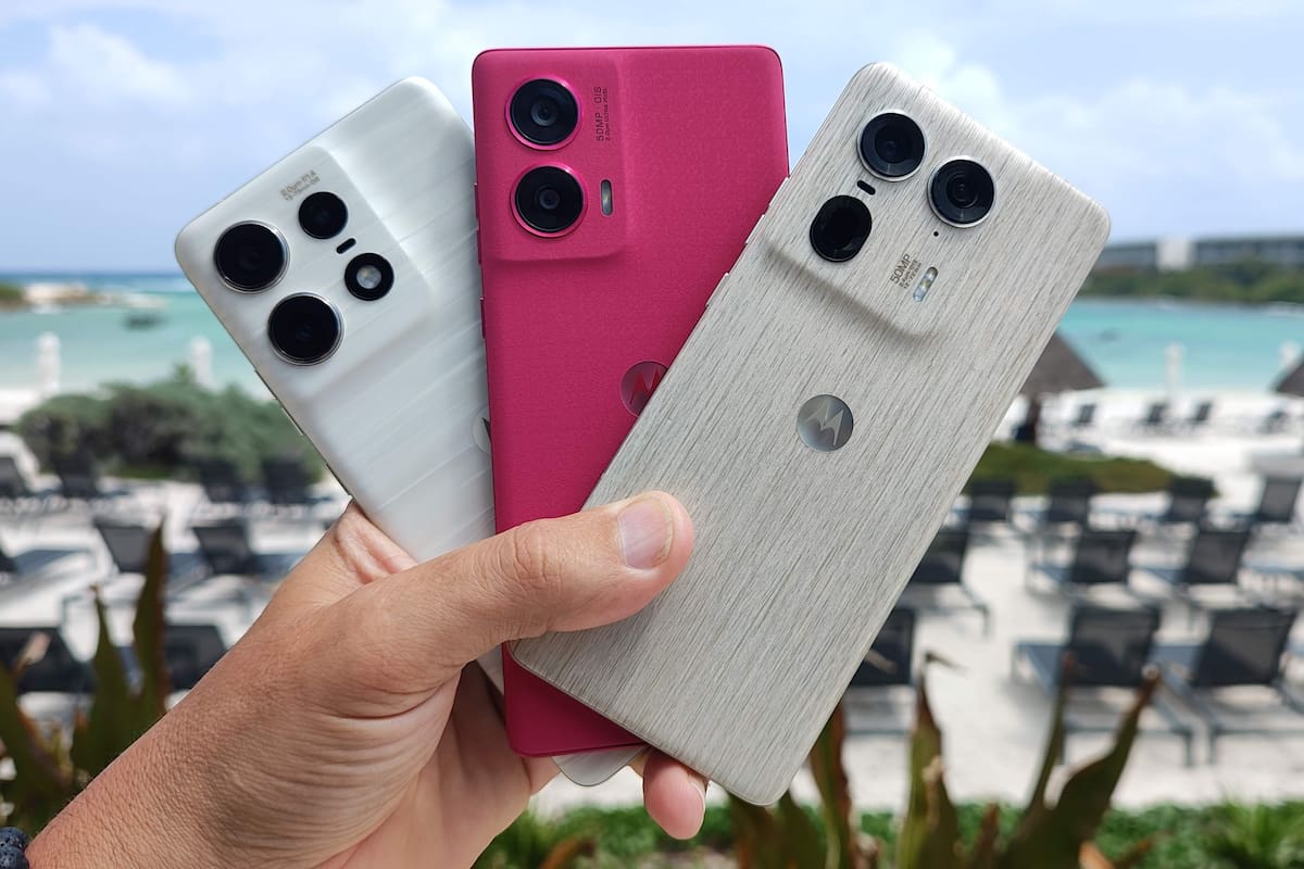 De izquierda a derecha, un Motorola Edge 50 Pro, un Edge 50 Fusion y un Edge 50 Ultra