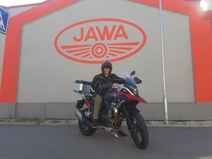 De joven comenzó a rodearse de apasionados por las motos