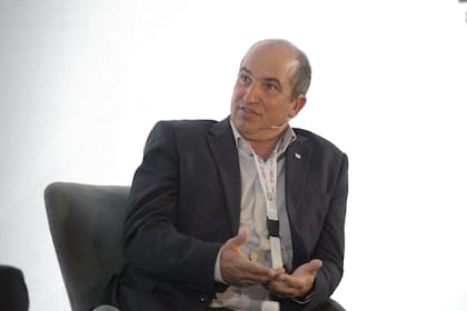 De la Argentina, Pedro Vigneau relató el tránsito desde los trabajos manuales que realizaba su abuelo a una agricultura digitalizada en el presente