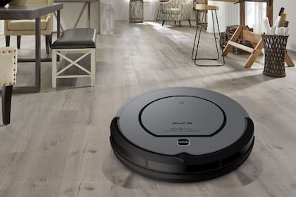 De la firma nacional Smart Tek, la Ava Mini incluye una base de carga y la posibilidad de programarle tareas