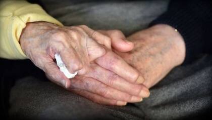 De la mano siempre