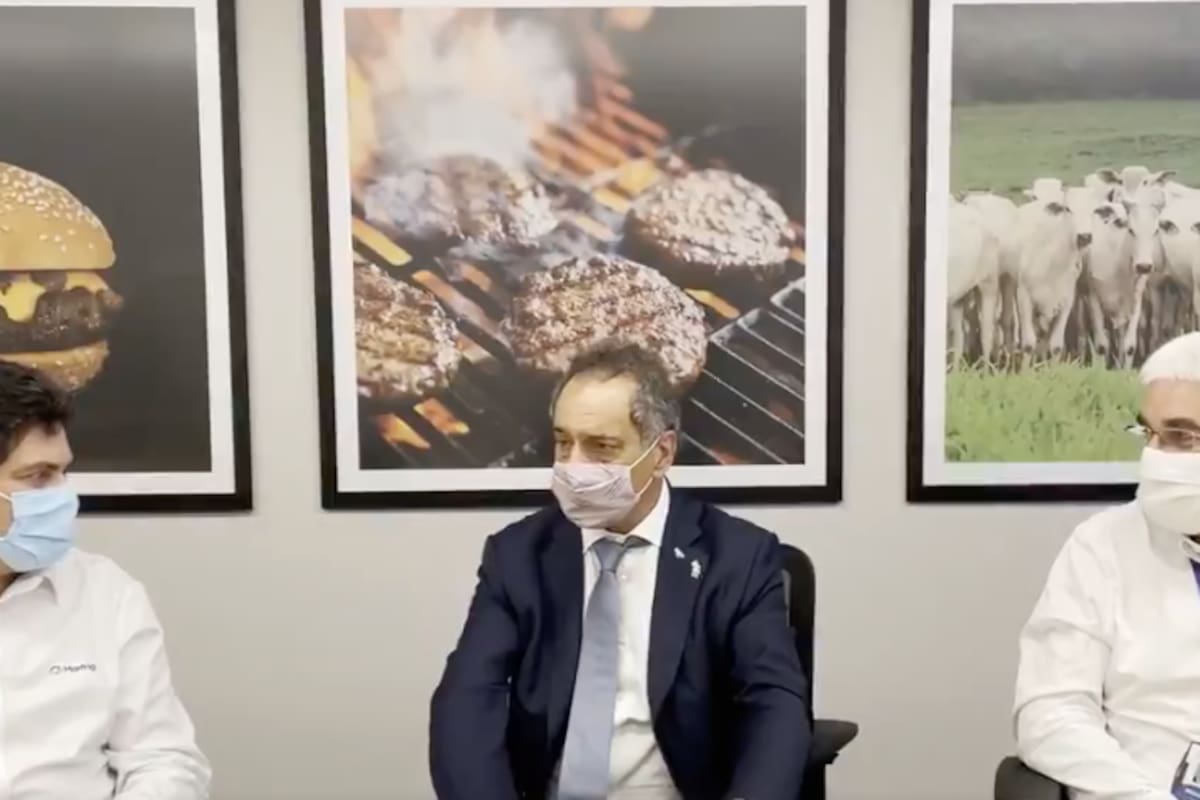 De la reunión participaron el dueño de Marfrig, Marcos Antonio Molina dos Santos; el embajador argentino en Brasil, Daniel Scioli y el CEO operativo global de la compañía, Miguel Gularte