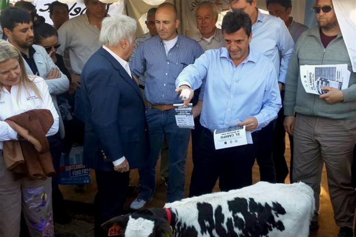 De la Sota y Massa, ayer, en la Sociedad Rural de Río Cuarto