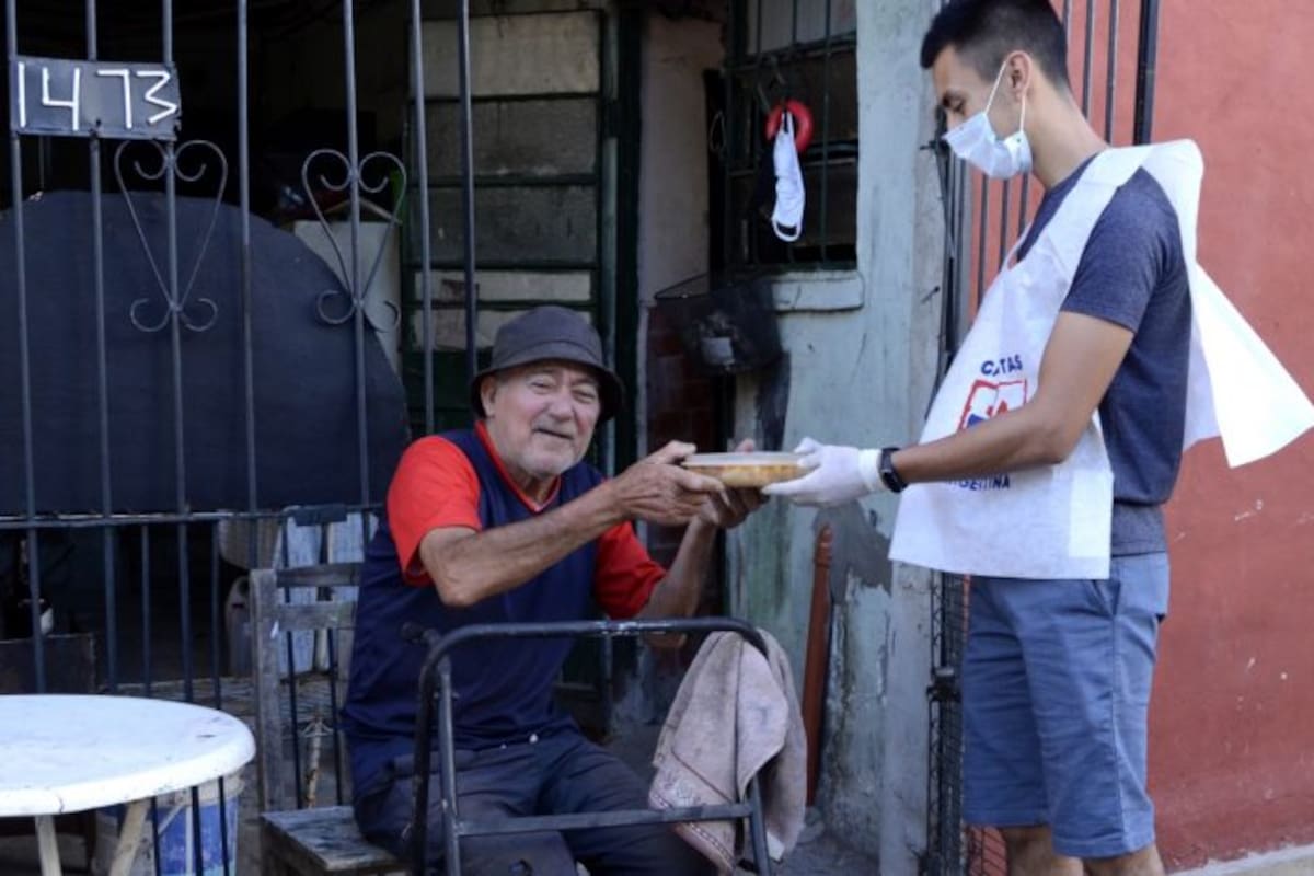 De las 3,2 millones de personas asistidas por Cáritas, unas 2,4 millones residen en el Área Metropolitana de Buenos Aires (AMBA)