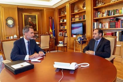 De lejos se observa la estantería sin la fotografía. La imagen es del pasado 25 de marzo.