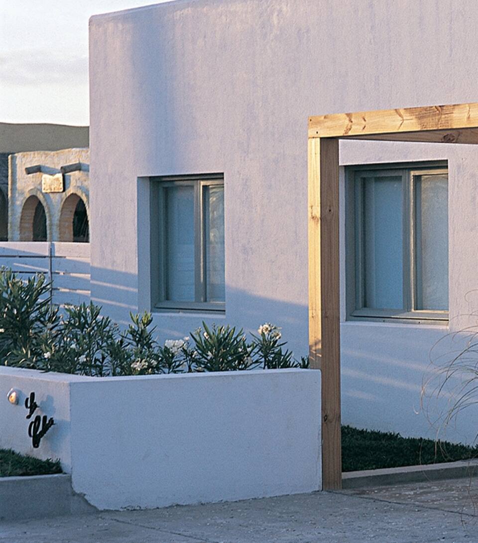 De los años 60 data esta construcción en el balneario uruguayo de José Ignacio. El arquitecto Diego Montero sumó a los dos módulos, un tercero, hoy convertido en estar o zona de descanso.