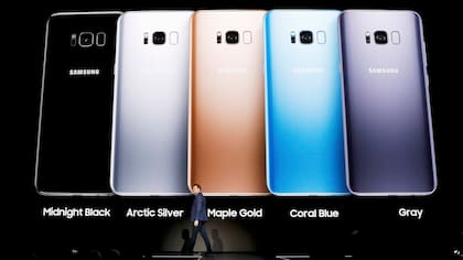 De los cinco colores disponibles, en el país el S8 se venderá en negro, gris y plateado