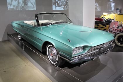 De los T-Birds que sobrevivieron al rodaje, solo uno fue al Museo de Los Ángeles.