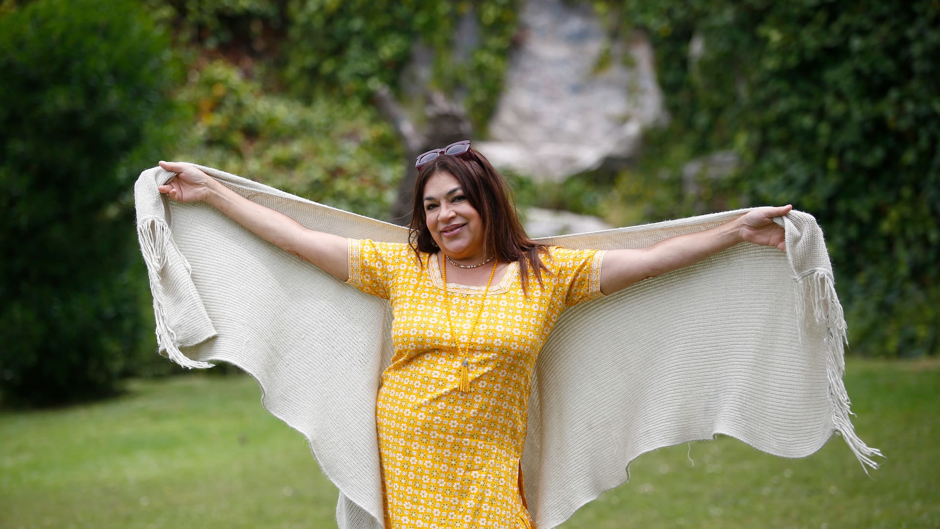 De martes a domingo se luce en la comedia Tom, Dick & Harry, donde comparte escena con Mariano Martínez, Yayo Guridi y "Bicho" Gómez con dirección de Nicolás Cabré