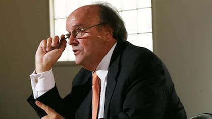 De Mendiguren fue ministro de la Producción entre enero y octubre de 2002, cuando se produjo la devaluación tras 11 años de convertibilidad