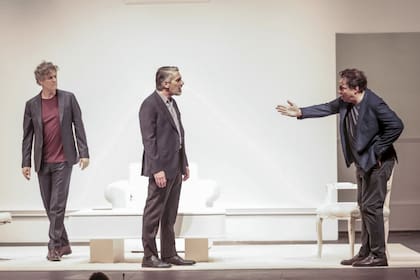 De miércoles a domingo, Mike Amigorena, Pablo Echarri y Fernán Mirás protagonizan ART bajo la dirección de Ricardo Darín y Germán Palacios