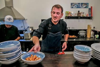 De Milán a Las Grutas, el pescador que se convirtió en chef cinco estrellas