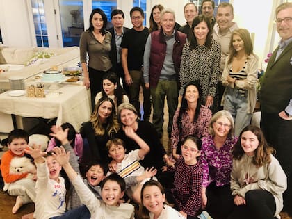 De regreso a Nueva York, en 2020, la familia fue recibida por amigos y el párroco del pueblo