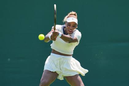 De regreso: Serena Williams vuelve a la acción en Wimbledon (AP Foto/Kin Cheung)