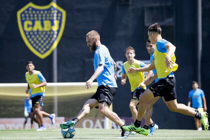 De Rossi en acción en un entrenamiento. El domingo será titular ante Rosario Central