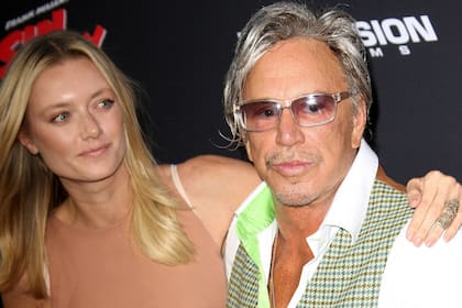 De su pareja actual, Anastassija Makarenko, Rourke dijo que era “un regalo del cielo”