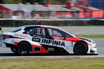 Tras perder la definición de la primera carrera final, el último domingo, esta vez Matías Rossi superó a Agustín Canapino en el desenlace, aunque por el sexto puesto.