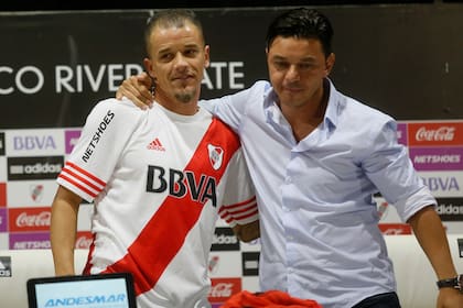 De un N° 10 a otro: D ´Alessandro y Gallardo