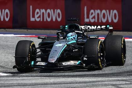 De una prueba de clasificación polémica a una victoria inobjetable: George Russell, que abrió el calendario con un éxito en Australia volvió a festejar en el circuito Red Bull Ring, de Austria