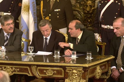 De Vido, Kirchner, José López y Uberti, en la Casa Rosada