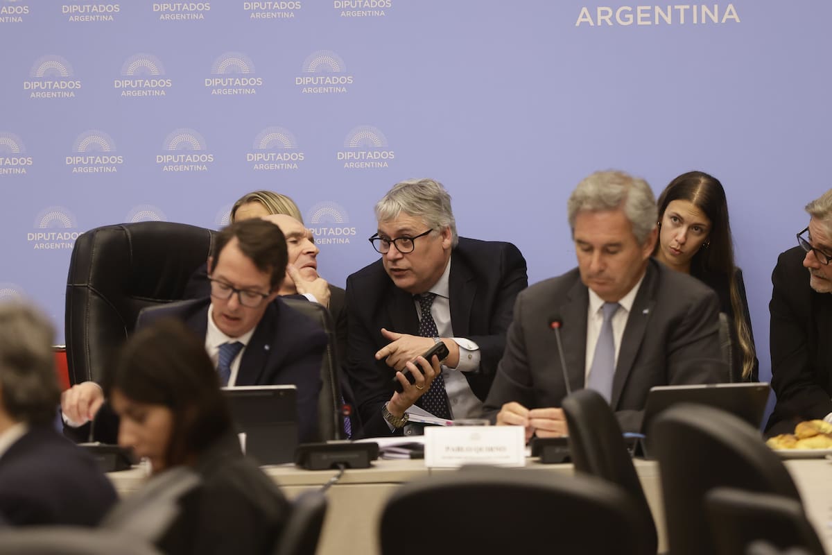 Debate en comisión de diputados por el presupuesto 2025 con la presentación de los secretarios Quirno y Guberman