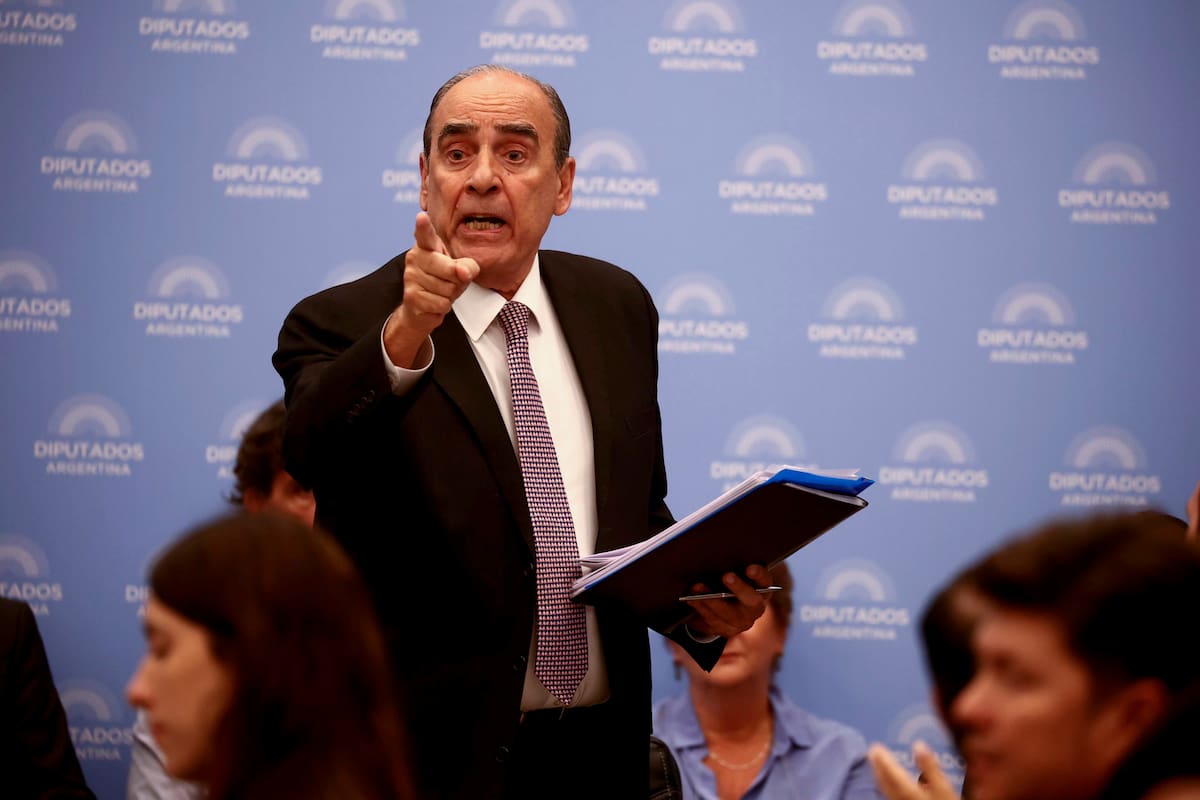 Debate en Diputados sobre la “ley ómnibus” con las presencia del ministro del Interior Guillermo Francos. Reacciones durante un acalorado cruce entre Francos y Santoro