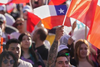 Debates sobre seguridad, inflación y migración dominaron el inicio del balotaje