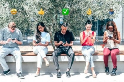 Debes tener en tu dispositivo la app Gboard