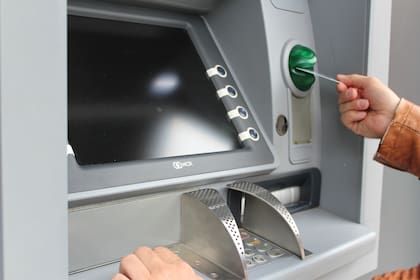 Debido a la celebración del Día del Bancario, el próximo viernes 6 de noviembre no abrirán las entidades, aunque se podrán utilizar los cajeros automáticos y realizar trámites online