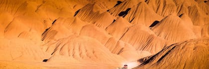 Debido a la gran cantidad de kilómetros deshabitados, se recomienda viajar con la compañía de un guía experimentado.
