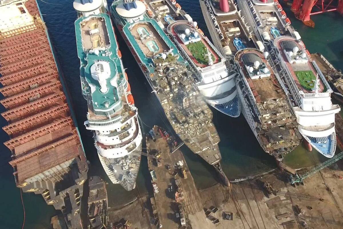 Debido a la pandemia de coronavirus, muchos de los cruceros fueron retirados para ser vendidos como chatarra