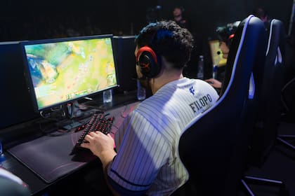 Debido a la pandemia del coronavirus, la final de la Liga Master Flow de la LVP, el torneo que corona al campeón argentino de League of Legends, se disputará de manera online