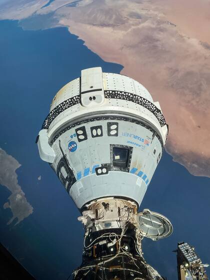 Debido a problemas técnicos de la cápsula de Boeing, los astronautas deberán prolongar su estadía en la estación espacial