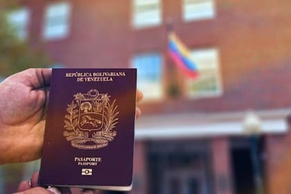 Debido a que las relaciones diplomáticas entre Venezuela y Estados Unidos están rotas, la embajada está cerrada desde 2019