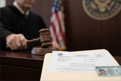 Debido a una orden judicial, algunos beneficiarios venezolanos del TPS conservan su EAD hasta el 2 de octubre