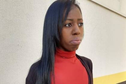 Debora se convirtió en un meme de internet después de hacerse una selfie con gafas de sol