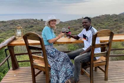 Deborah Babu es una estadounidense que encontró el amor muy lejos de casa, en Tanzania, con un hombre 30 años menor