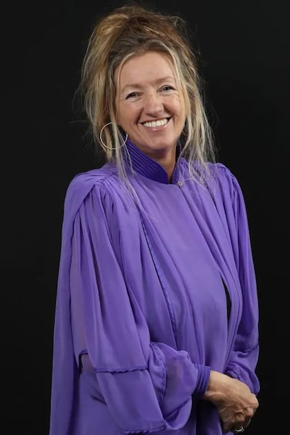 Debra Goddard pasó de vivir en una vivienda del Estado a ser rica tras empeñar el anillo que creyó, era de utilería