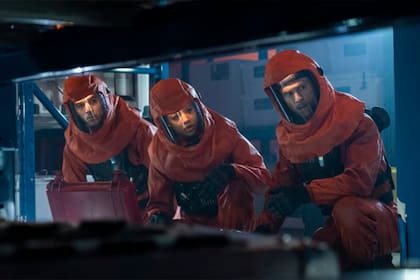 Debris: una serie hecha con restos de una monumental película de Andréi Tarkovski y Los Expedientes Secretos X